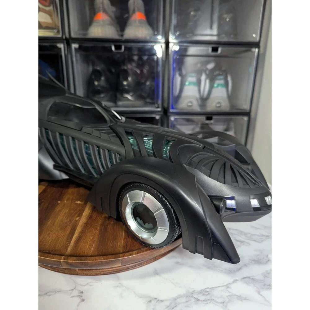 Alfred Pennyworth & Batmobile – Batman Forever Vehicle + 7